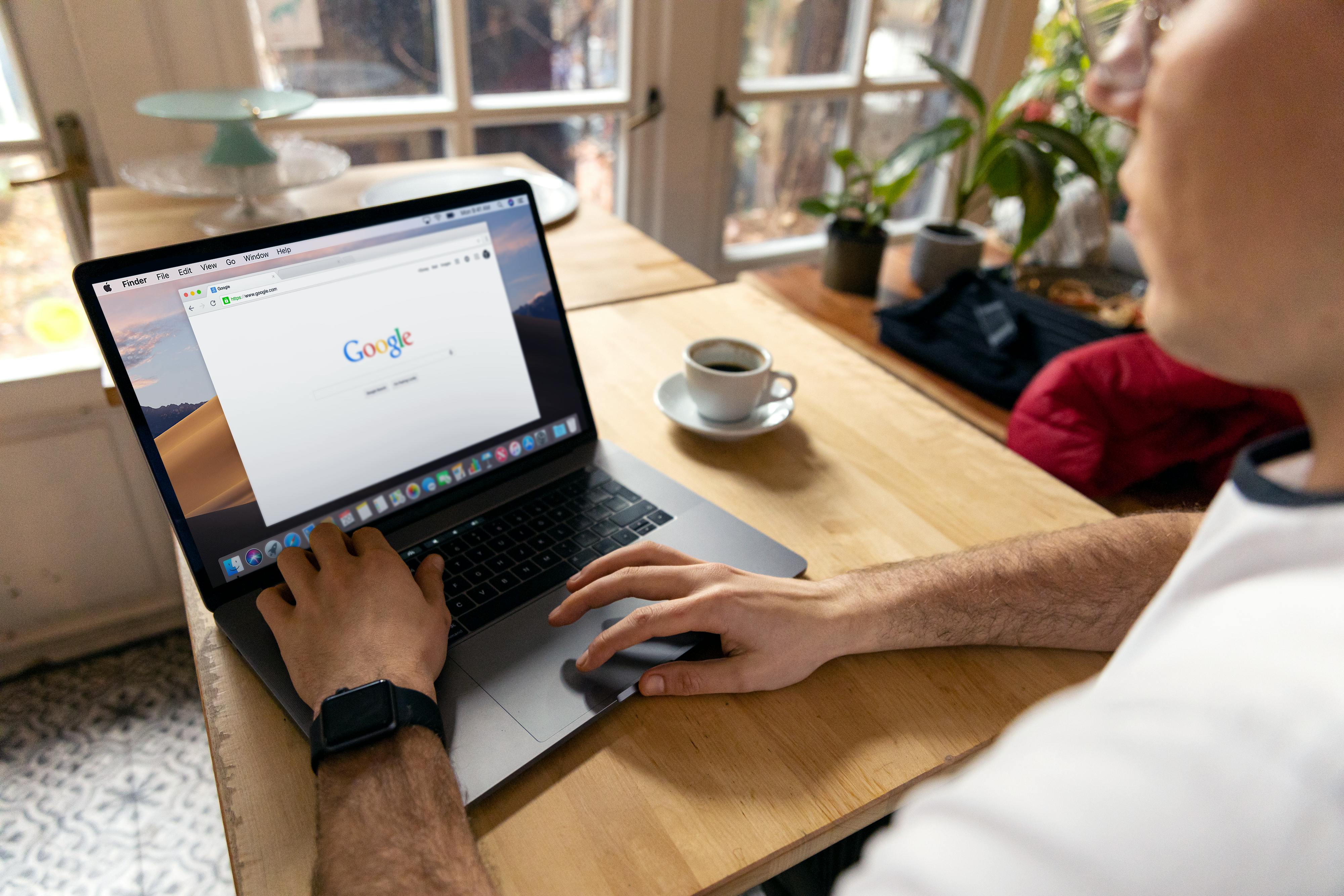 Capa: Os 20 Erros de SEO Técnico Que Mais Derrubam Sites no Google (E Como Corrigir)